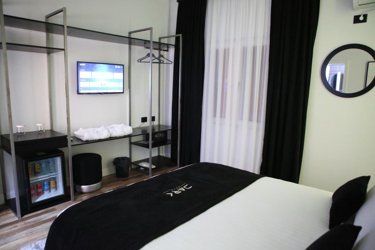 Dark Boutique Hotel Shkoze Экстерьер фото