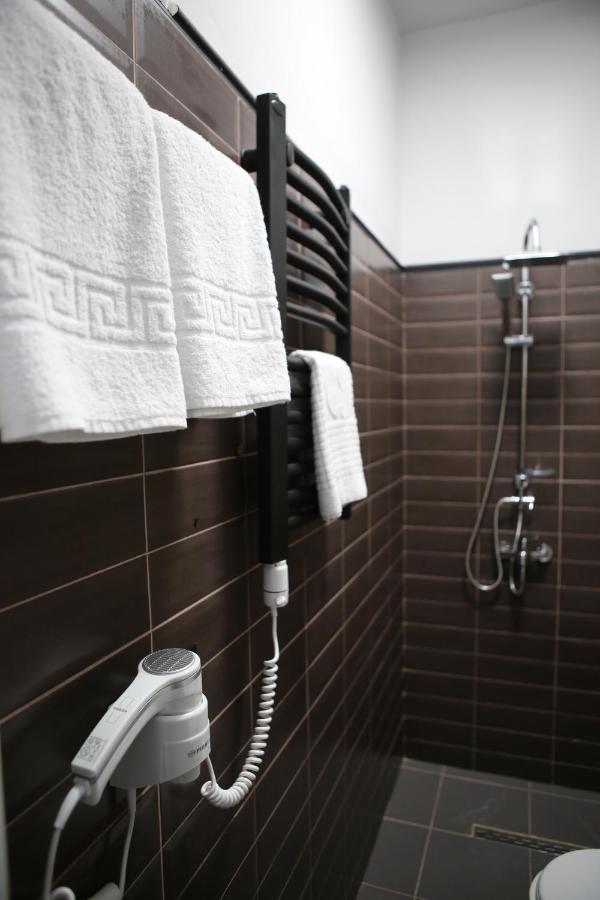 Dark Boutique Hotel Shkoze Экстерьер фото