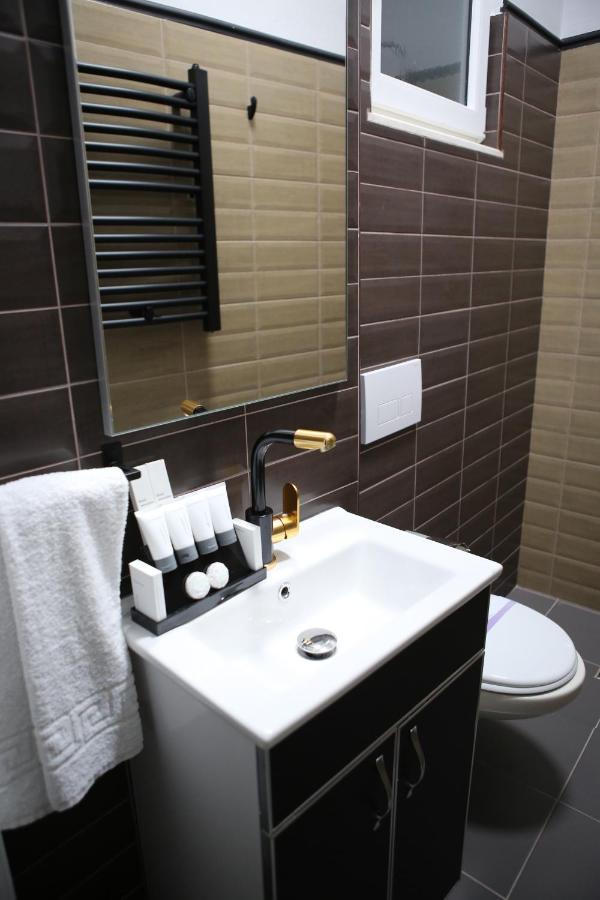 Dark Boutique Hotel Shkoze Экстерьер фото