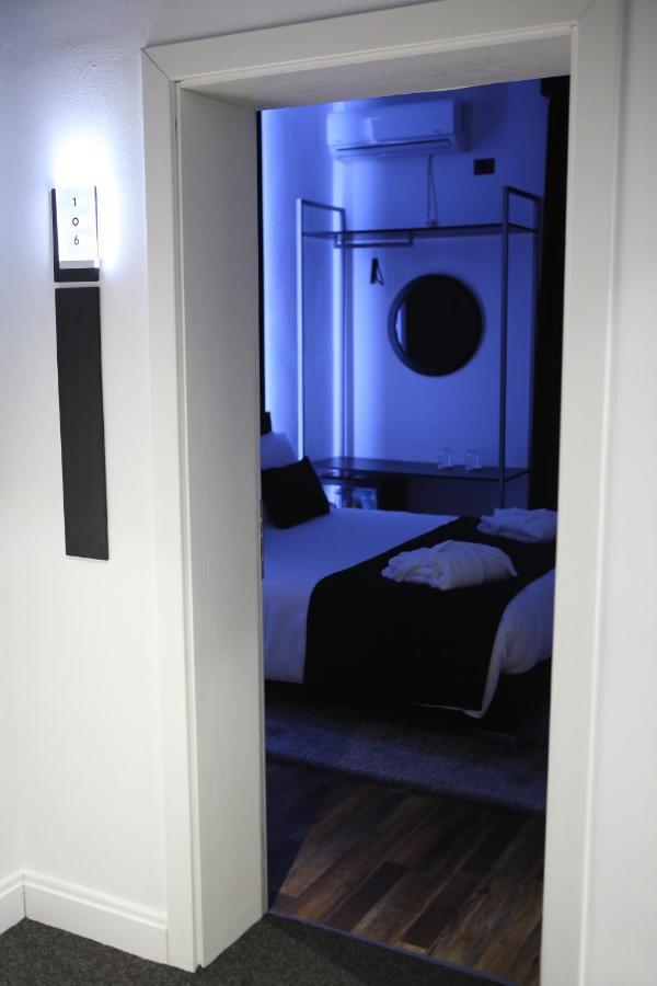 Dark Boutique Hotel Shkoze Экстерьер фото