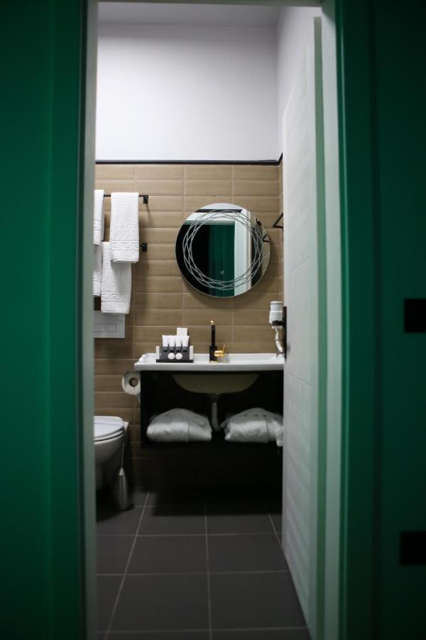 Dark Boutique Hotel Shkoze Экстерьер фото