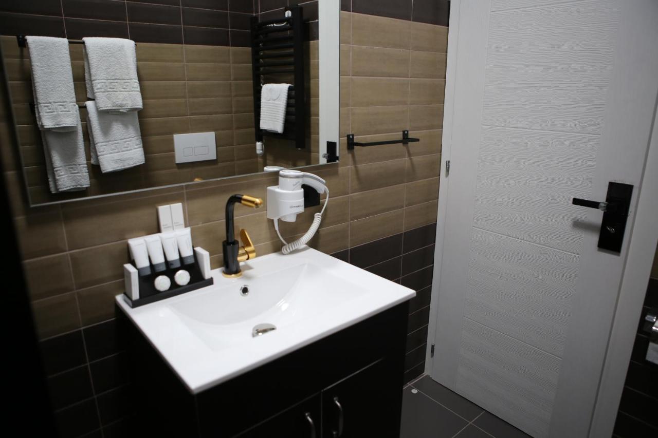 Dark Boutique Hotel Shkoze Экстерьер фото