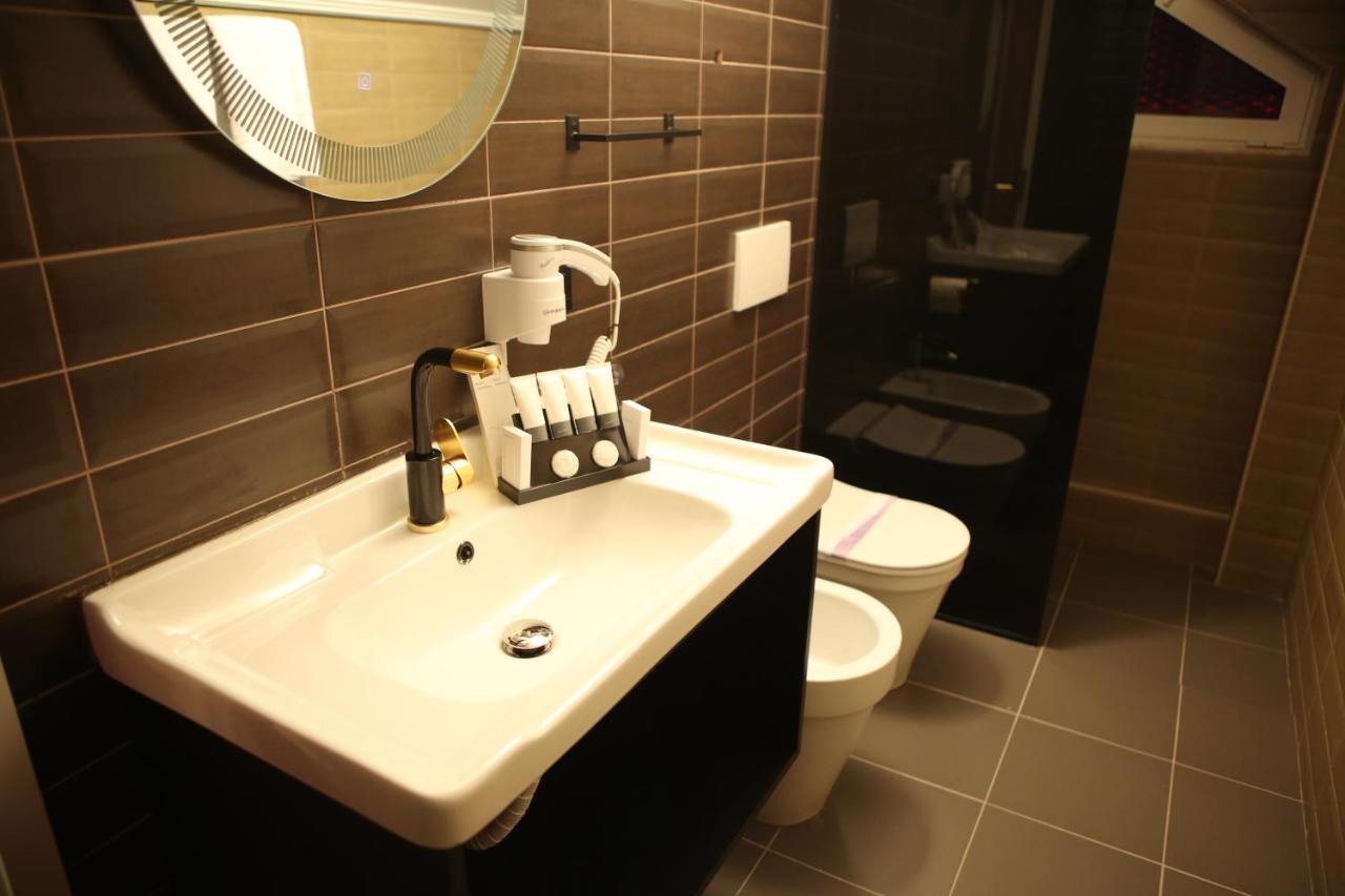Dark Boutique Hotel Shkoze Экстерьер фото