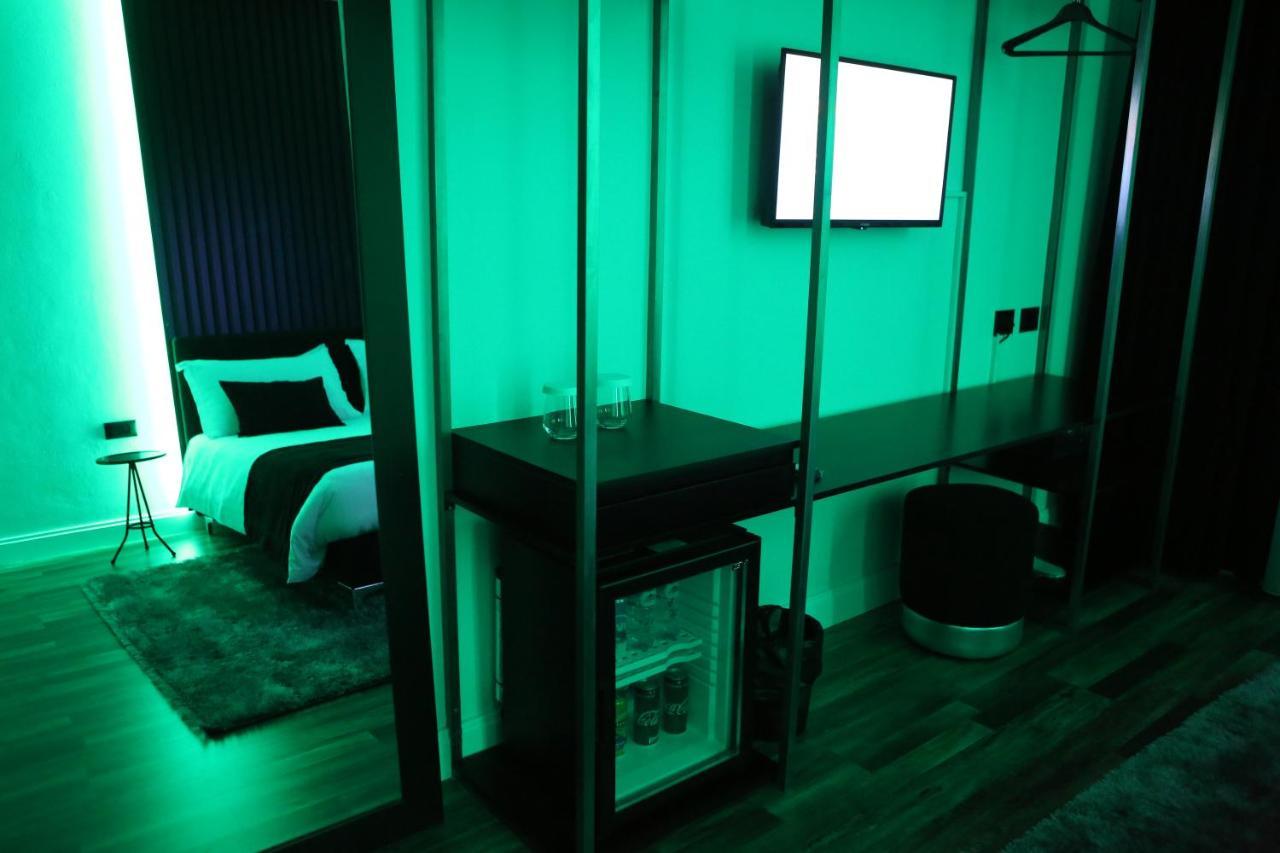 Dark Boutique Hotel Shkoze Экстерьер фото
