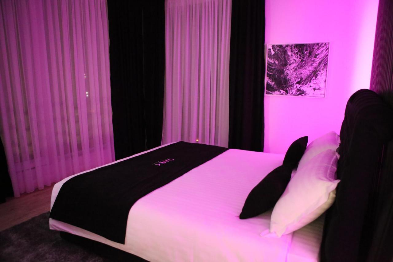 Dark Boutique Hotel Shkoze Экстерьер фото