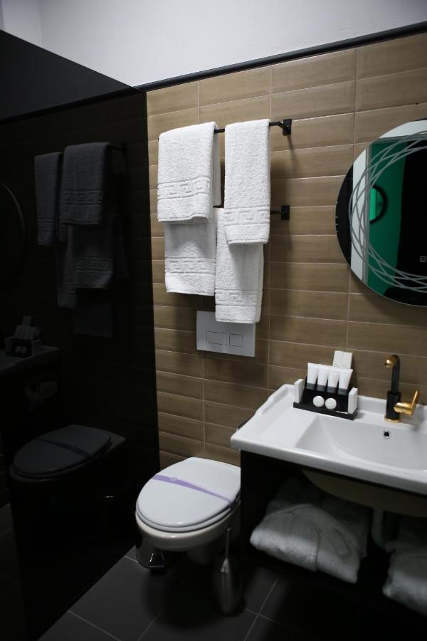 Dark Boutique Hotel Shkoze Экстерьер фото